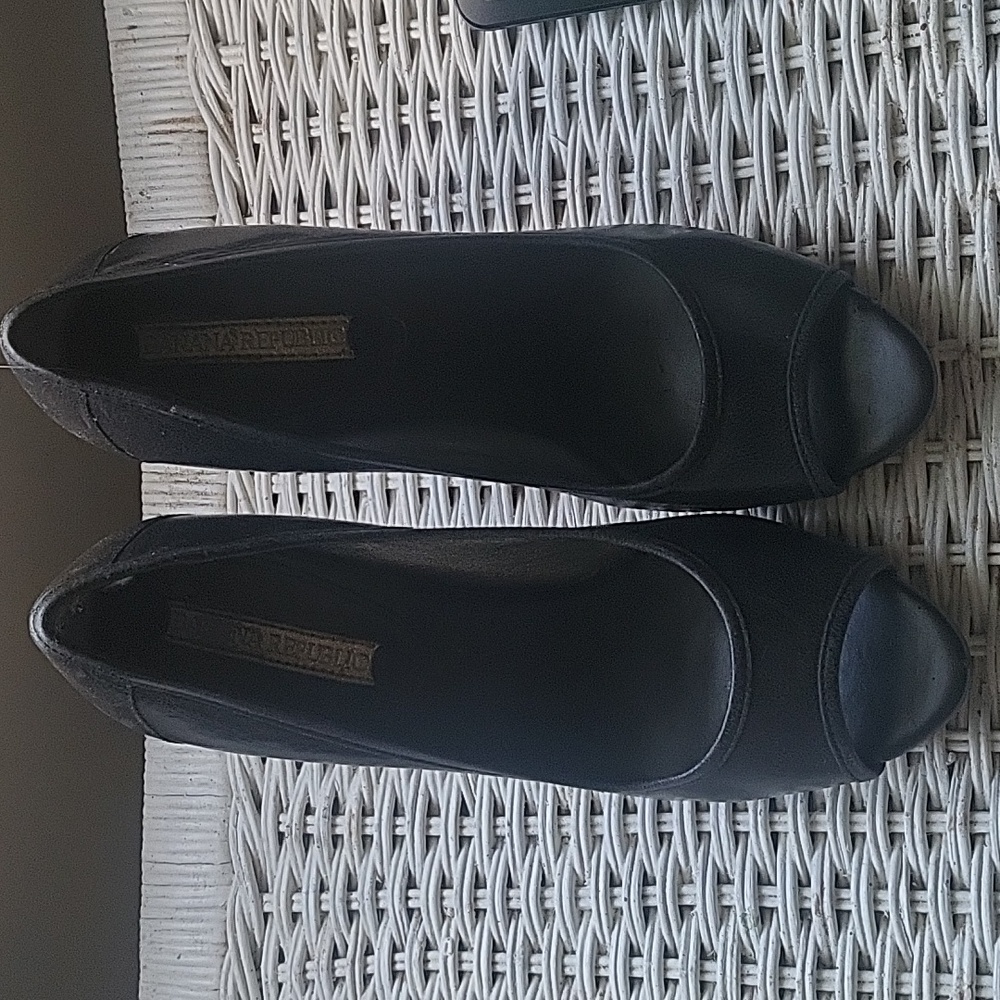 Black Banana Republic heels